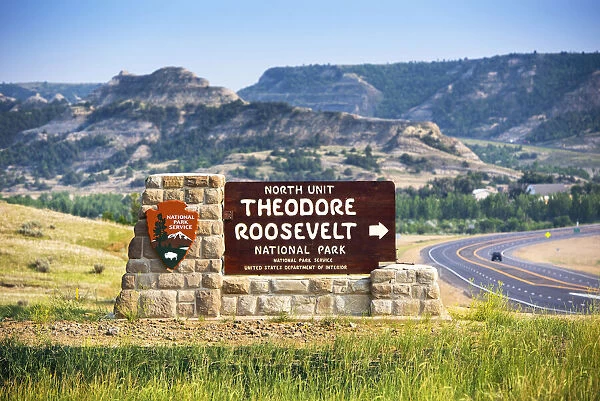 USA, North Dakota, Theodore Roosevelt National Park, North Unit, Entrance Sign, Badlands