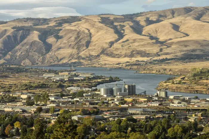 Framed Print : USA, Oregon, The Dalles, Columbia river Framed Print : USA, Oregon, The Dalles, Columbia river