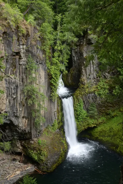 Framed Print : USA, Oregon, Douglas County, North Umpqua River, Toketee Falls Framed Print : USA, Oregon, Douglas County, North Umpqua River, Toketee Falls
