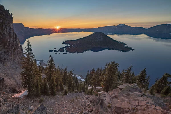 USA, Pacific Northwest, Cascade Mountains, Oregon, Crater Lake, National Park