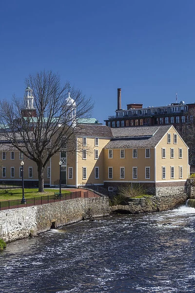 USA, Rhode Island, Pawtucket, Slater Mill Historic Site, first water-powered cotton