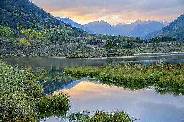 USA, Rocky Mountains, Colorado, Crested Butte, pond at sunset