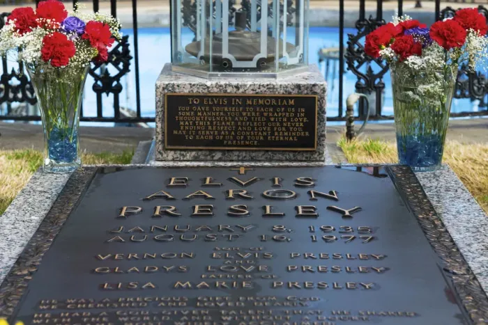 Framed Print : USA, Tennessee, Memphis, Elvis Presleys grave at Graceland Framed Print : USA, Tennessee, Memphis, Elvis Presleys grave at Graceland