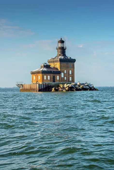 Framed Print : USA, Toledo, Ohio, Toledo Harbor Lighthouse, Located 5 Miles Off Shore On Lake Erie, Marks The Entrance To the Toledo Harbor, Built In 1901