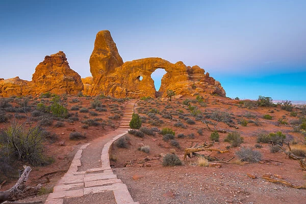 USA, Utah, Arches National Park, The Windows, Turret Arch