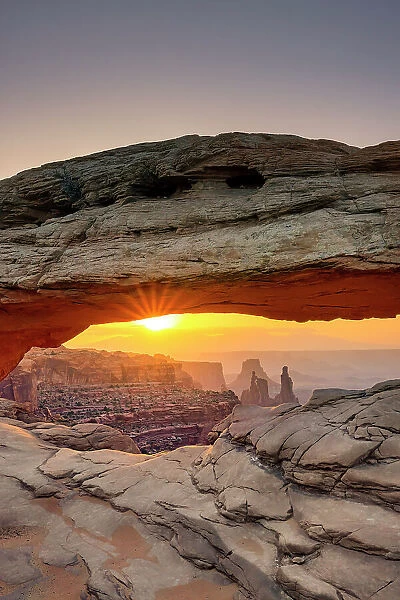 USA, Utah, Mesa arch rock formation in the Canyonlands National Park at sunrise