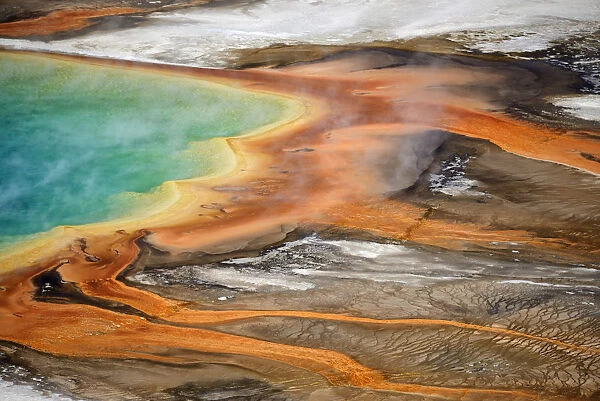 USA, Wyoming, Yellowstone National Park, Grand Prismatic Spring, Midway Geyser Basin