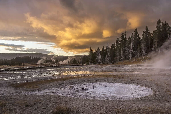 USA, Wyoming, Yellowstone National Park, Upper Geyser Basin and landscape
