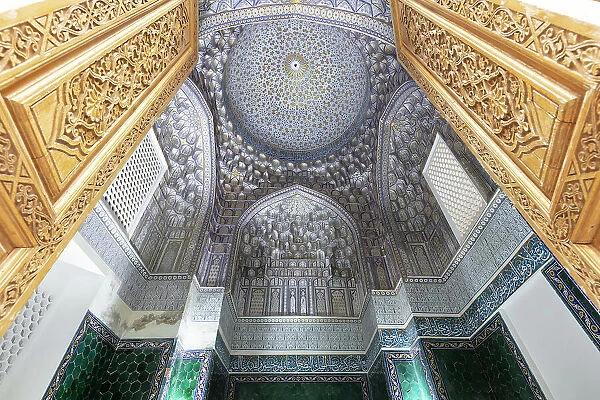Uzbekistan, Samarkand, Interior of Shah-i-Zinda shrine complex