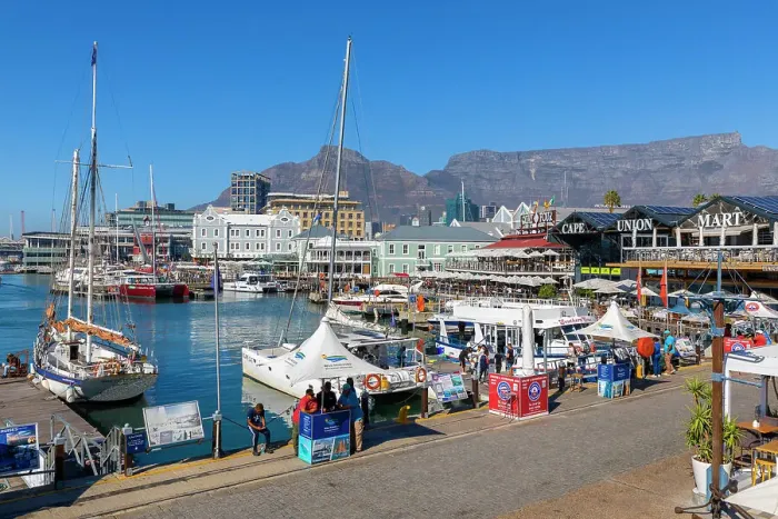Framed Print : V & A Waterfront and Table Mountain, Cape Town, Western Cape Province, South Africa Framed Print : V & A Waterfront and Table Mountain, Cape Town, Western Cape Province, South Africa