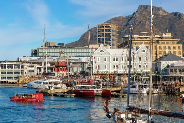 Framed Print : V & A Waterfront and Table Mountain, Cape Town, Western Cape Province, South Africa Framed Print : V & A Waterfront and Table Mountain, Cape Town, Western Cape Province, South Africa
