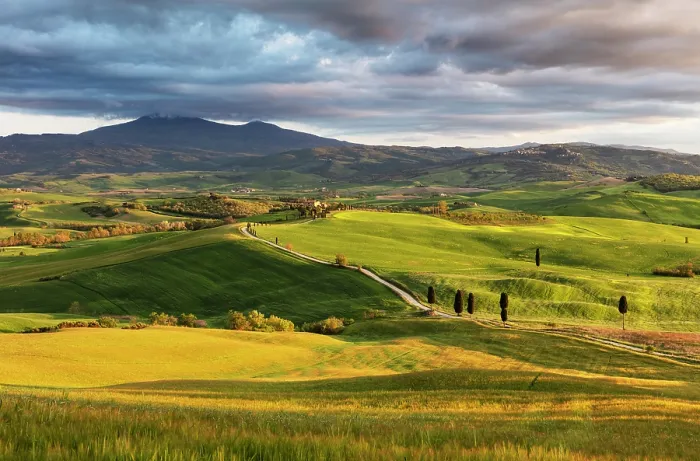 Framed Print : Val d'Orcia with Terrapille Farmhouse (featured in Gladiator movie) in the distance, near Pienza, Tuscany, Italy Framed Print : Val d'Orcia with Terrapille Farmhouse (featured in Gladiator movie) in the distance, near Pienza, Tuscany, Italy