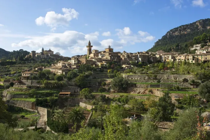 Framed Print : Valldemossa, Mallorca, Balearen, Spanien Framed Print : Valldemossa, Mallorca, Balearen, Spanien