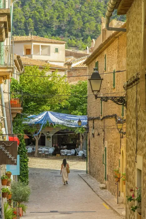 Framed Print : Valldemossa, Serra de Tramuntana, Mallorca, Balearic Islands, Spain Framed Print : Valldemossa, Serra de Tramuntana, Mallorca, Balearic Islands, Spain