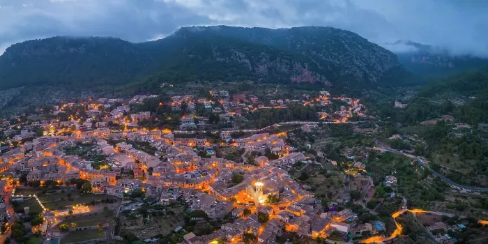 Framed Print : Valldemossa, Serra de Tramuntana, Mallorca, Balearic Islands, Spain