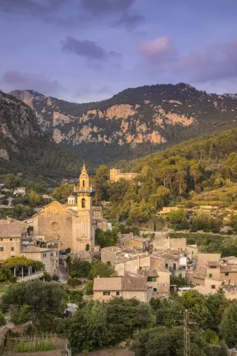 Framed Print : Valldemossa, Serra de Tramuntana, Mallorca (Majorca), Balearic Islands, Spain Framed Print : Valldemossa, Serra de Tramuntana, Mallorca (Majorca), Balearic Islands, Spain