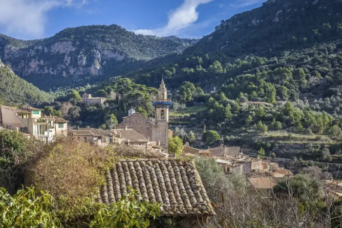 Framed Print : Valldemossa in the Serra de Tramuntana, Mallorca, Spain Framed Print : Valldemossa in the Serra de Tramuntana, Mallorca, Spain