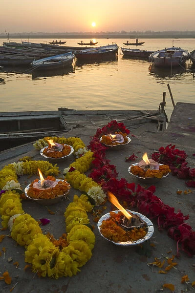Varanasi, Uttar Pradesh, India, Asia. Devotion to the Ganges at sunrise