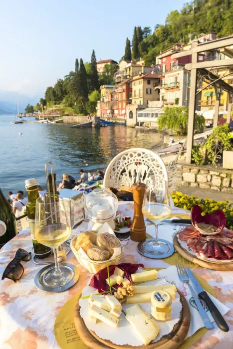 Framed Print : Varenna, Lecco province, Lombardy, Italy Framed Print : Varenna, Lecco province, Lombardy, Italy