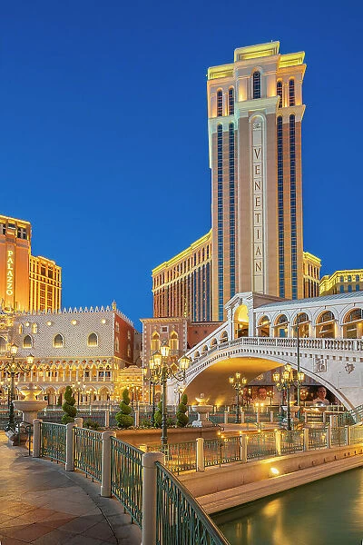 The Venetian Las Vegas Hotel at twilight, Las Vegas Strip, Paradise, Las Vegas Boulevard, Clark County, Las Vegas, Nevada, USA