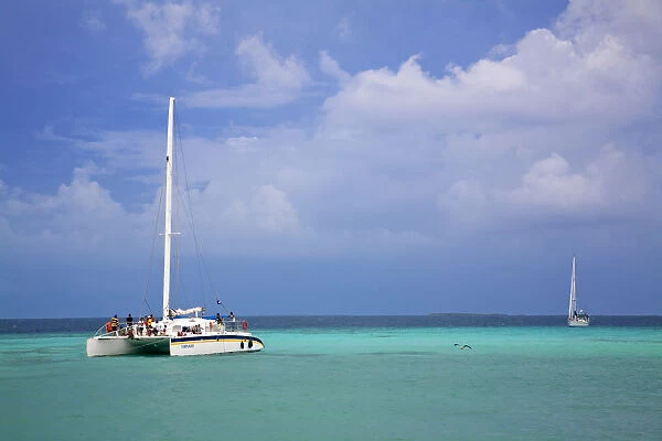 Venezuela, Archipelago Los Roques National Park, Gran Roque, Tourist on catamaran