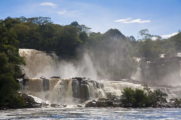 Venezuela, Guayana, Canaima National Park, Canaima Lagoon waterfalls