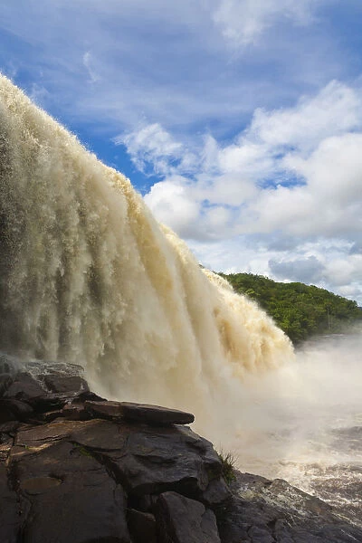 Venezuela, Guayana, Canaima National Park, Canaima, Sapo waterfall
