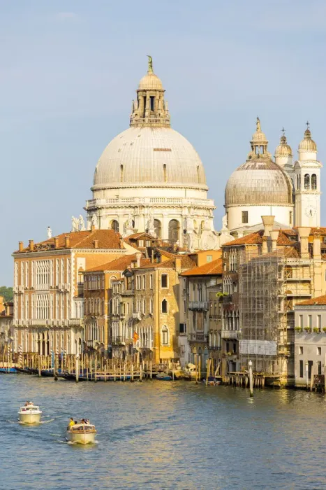 Framed Print : Venice, Veneto, Italy. Buildings and boats in the canals Framed Print : Venice, Veneto, Italy. Buildings and boats in the canals