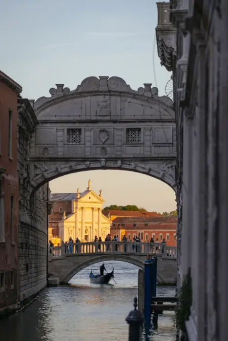 Framed Print : Venice, Veneto, Italy. Gondolier under bridge of Sighs and St George church illuminated at sunset Framed Print : Venice, Veneto, Italy. Gondolier under bridge of Sighs and St George church illuminated at sunset