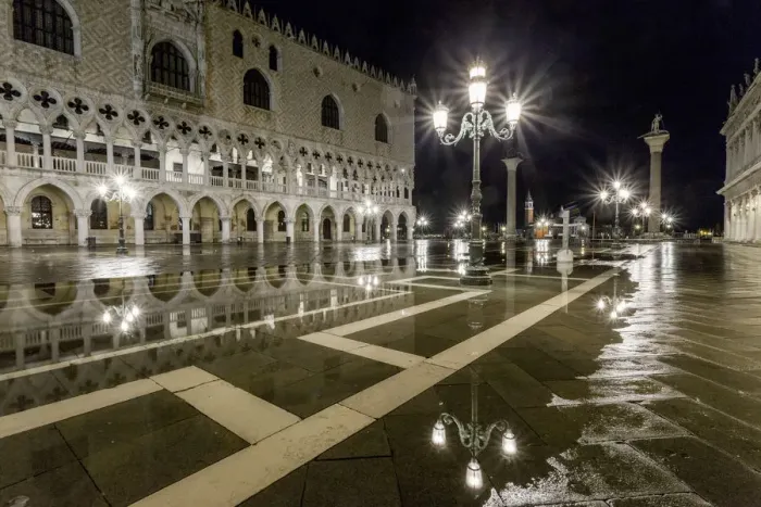 Framed Print : Venice, Veneto, Italy. High water on San Marco Square and Palazzo Ducale on the left Framed Print : Venice, Veneto, Italy. High water on San Marco Square and Palazzo Ducale on the left