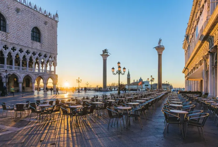 Framed Print : Venice, Veneto, Italy. Piazzetta San Marco and Doges palace at sunrise Framed Print : Venice, Veneto, Italy. Piazzetta San Marco and Doges palace at sunrise