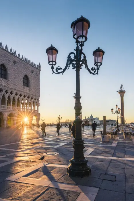 Framed Print : Venice, Veneto, Italy. Piazzetta San Marco and Doges palace at sunrise Framed Print : Venice, Veneto, Italy. Piazzetta San Marco and Doges palace at sunrise