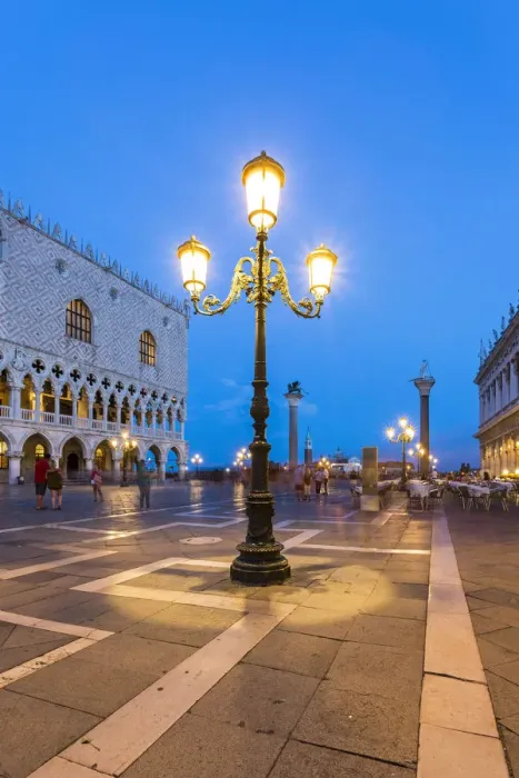 Framed Print : Venice, Veneto, Italy. San Marco Square at night