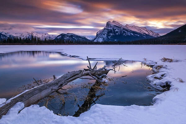 Vermillion Lake at Sunrise in Winter, Banff National Park, Aberta, Canada