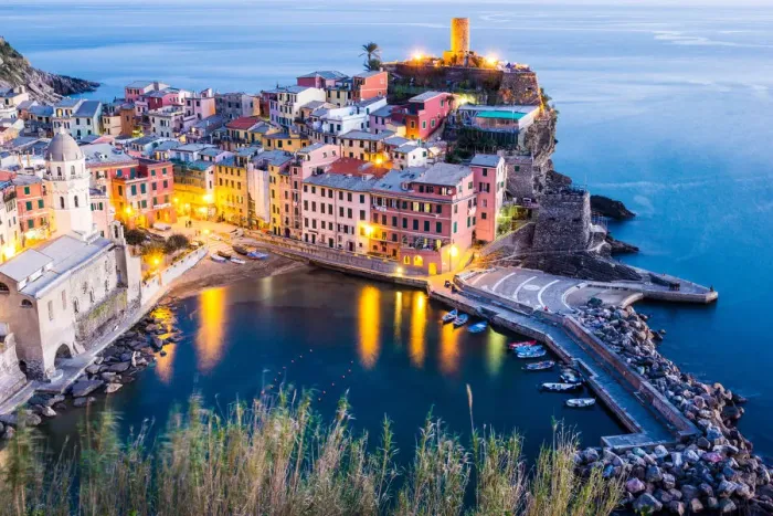 Framed Print : Vernazza, Cinque Terre, Liguria, Italy. Sunset over the town, view from a vantage point