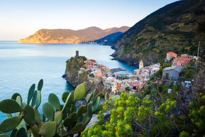 Framed Print : Vernazza, Cinque Terre, Liguria, Italy. Sunrise over the town, view from a vantage point Framed Print : Vernazza, Cinque Terre, Liguria, Italy. Sunrise over the town, view from a vantage point