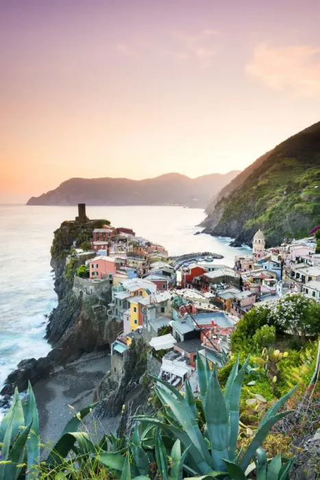 Framed Print : Vernazza, Cinque Terre, Liguria, Italy Framed Print : Vernazza, Cinque Terre, Liguria, Italy
