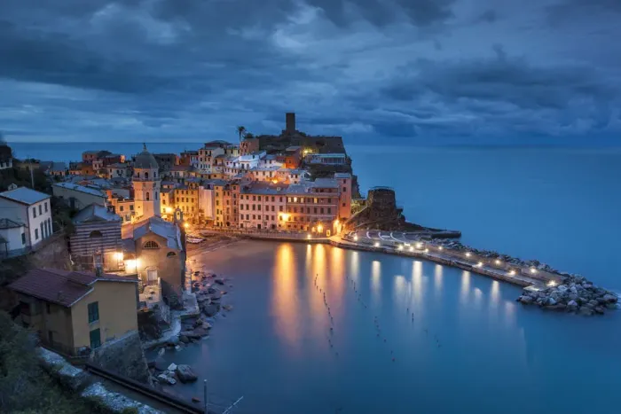 Framed Print : Vernazza at dusk. Cinque Terre, Riviera di Levante, Liguria, Italy Framed Print : Vernazza at dusk. Cinque Terre, Riviera di Levante, Liguria, Italy
