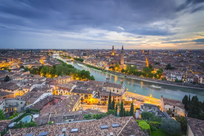 Framed Print : Verona, Veneto, Italy Framed Print : Verona, Veneto, Italy