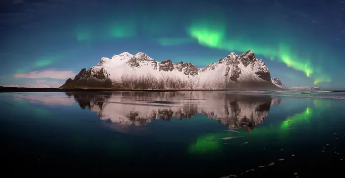 Framed Print : Vestrahorn mountain under the aurora borealis, South eastern Iceland Framed Print : Vestrahorn mountain under the aurora borealis, South eastern Iceland