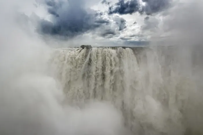 Framed Print : Victoria Falls in full flow in the rainy season, Livingstone, Zambia Framed Print : Victoria Falls in full flow in the rainy season, Livingstone, Zambia