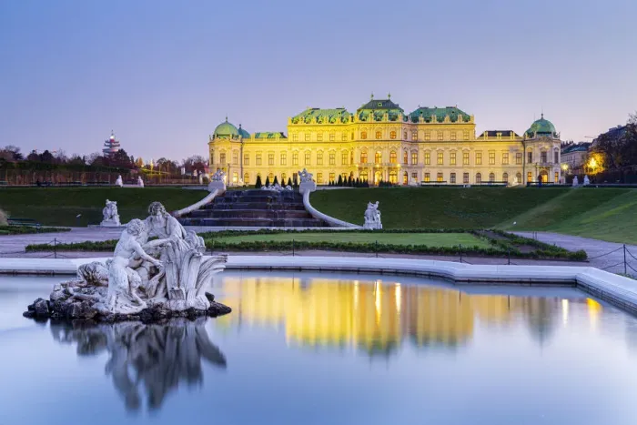 Framed Print : Vienna, Austria Upper Belvedere Palace and fountain