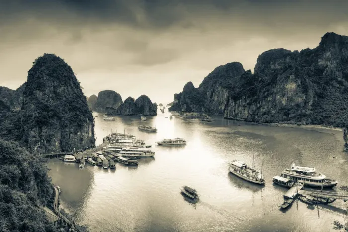 Framed Print : Vietnam, Halong Bay Framed Print : Vietnam, Halong Bay