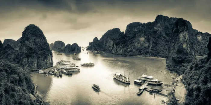 Framed Print : Vietnam, Halong Bay Framed Print : Vietnam, Halong Bay