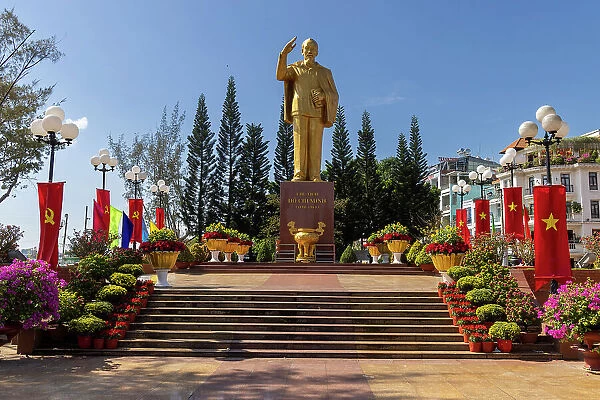 Vietnam, Mekong delta, Can Tho, Ninh Kieu, Ho Chi Minh monument during the Tet festival