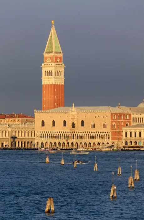 Framed Print : View from the Bacino di San Marco towards the Saint Marks square with the Campanile Framed Print : View from the Bacino di San Marco towards the Saint Marks square with the Campanile