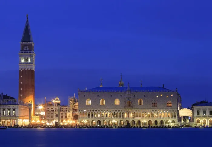 Framed Print : View from the Bacino di San Marco towards the Saint Marks square with the Campanile Framed Print : View from the Bacino di San Marco towards the Saint Marks square with the Campanile