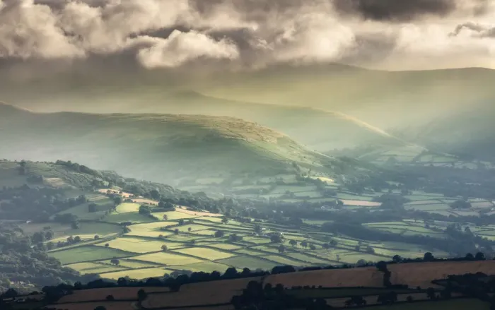 Framed Print : View over the Brecons Beacons from Mynydd Troed in The Black Mountains