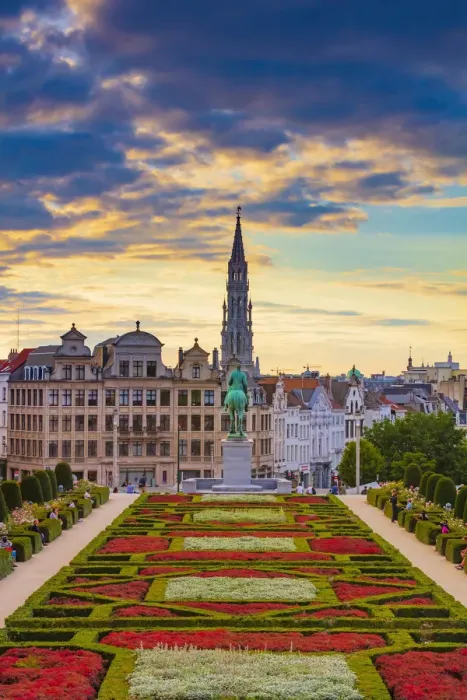Framed Print : View of the Brussels town hall and the Mont des Arts park at dusk, Belgium