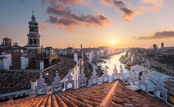 The view of Canal Grande and Rialto bridge from Fondaco dei Tedeschi, during sunset